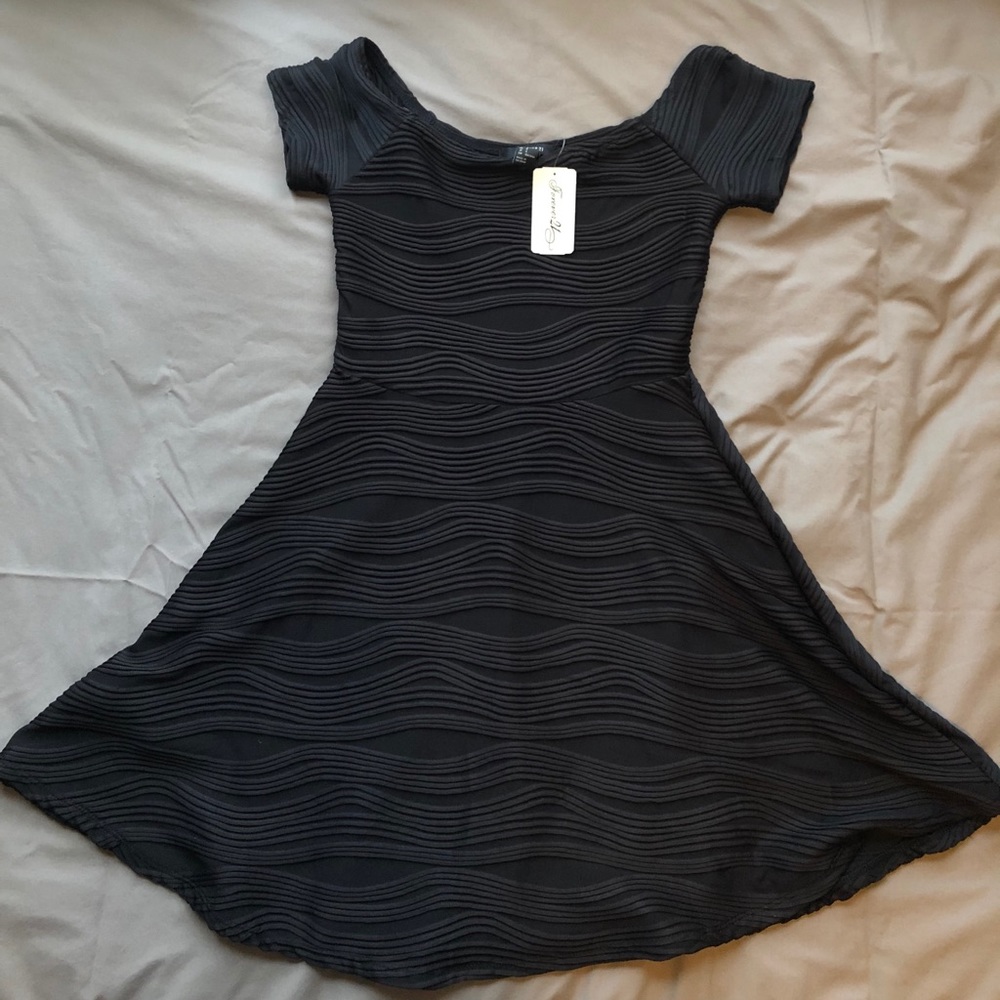 Forever 21 Short-Sleeve Black Fit and Flare Dress